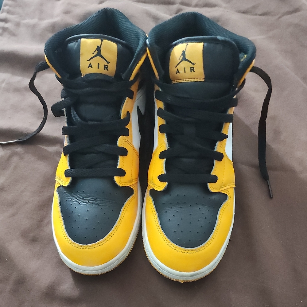 Air Jordan 1 Taxi